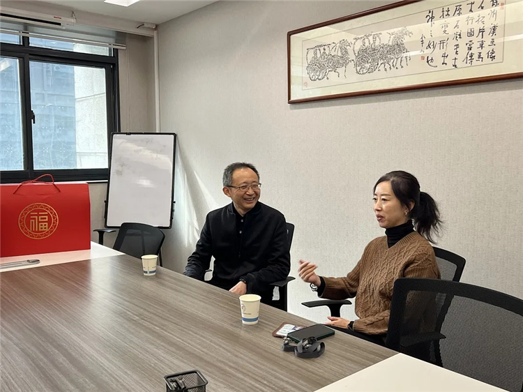 江阴市侨联副主席苏曦泓来访送达新春慰问2.webp.jpg