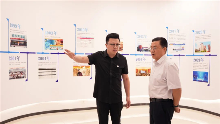 江苏省农业农村厅农业广播电视学校副校长陈光亚一行调研江阴市电子商务公共服务中心2.jpg