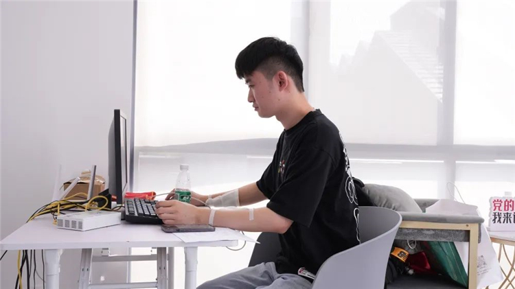 深入源头产地 探访江阴好物——“欢洗囤货 持久洁净”家庭清洁好物专场直播3.jpg