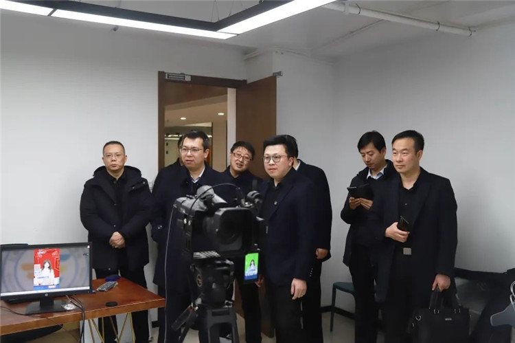 甘肃省崇信县委常委、县政府副县长秦军杰带队考察江阴市电子商务公共服务中心4.jpg